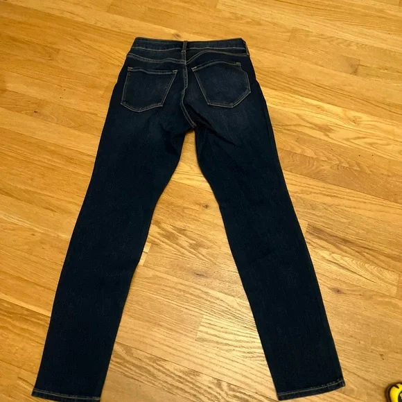 Ladies Size 2P Old Navy Women’s Skinny Jeans in Dark Blue Wash GUC - Picture 6 of 6